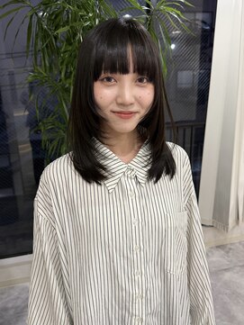 ホワイト(WHITE) ロングレイヤー　髪質改善透明感カラー　オリーブ　縮毛矯正