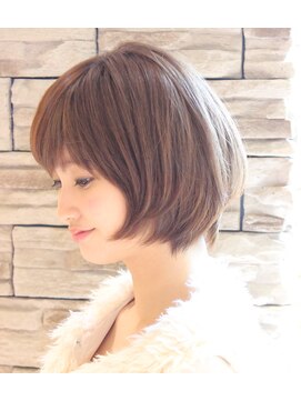 レウナ 外苑前(Reuna) 【３０代・４０代・５０代】シルエットが綺麗な大人ボブ