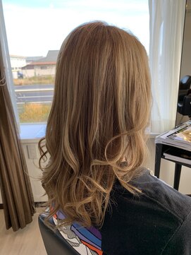 コアフィールフィス(COIFFURE fils) 《見附　今町》M3D酸熱トリートメントカラー　巻き髪ロングヘア