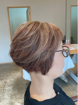 フーガヘアー 元住吉店(FUGA hair)の写真/上質な艶と仕上がりで大人女性の魅力をUPさせます。伸びてきても目立ちにくい、白髪ぼかしハイライトも◎