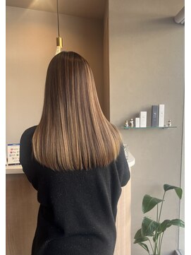 リアン(Lien) 艶髪ナチュラルストレートヘア