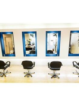 【喜連瓜破駅徒歩6分】和気あいあいとしたアットホームな雰囲気で、楽しくお洒落のご相談を♪居心地◎