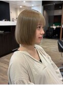 サンドベージュ、ボブ、チャコール