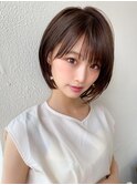 上品さ際立つ大人のナチュラルボブ