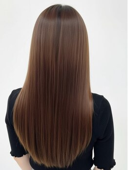 【苦楽園口徒歩4分】髪質改善で、髪の内側から輝く艶と潤いを実感☆滑らかな指通りでまとまるサラ艶髪に！