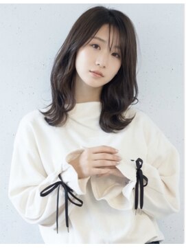 ブロッサム 東久留米店(Blossom) ◎小顔見せ！韓国風ミディアム×顔周りレイヤーカット