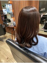 ティアラ(TIARA)&nbsp;艶めくウォームブラウン｜毛先ワンカールのミディアム