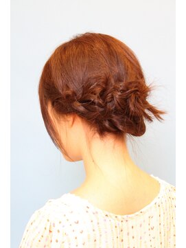 ブランフィル (BLANCfIL) 三つ編みまとめ髪