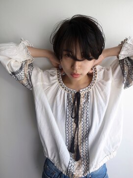 ピープル(people) 〔people〕女性らしいアンニュイなショートヘア