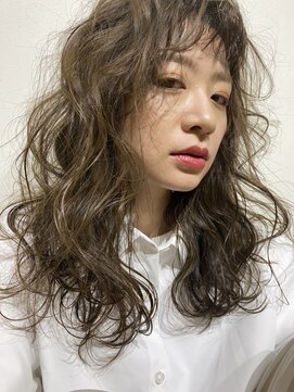 エル(EL by green) 《tomi》ミディアムレイヤー×ニュアンスパーマ