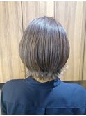 伸ばしかけ白髪ぼかしハイライトカラー◇外ハネショート