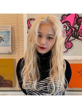 ルーム(Loom.) 抜きっぱなしブロンド