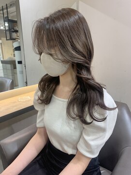 ムク 新宿(muc) 赤み消しオリーブベージュ×ナチュラル韓国レイヤー／新宿