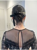 ヘアセットタイトアレンジローシニヨン金箔お呼ばれベロアリボン