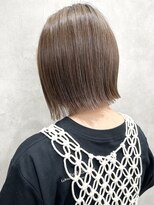 ルノン(LUNON)&nbsp;グレージュ/ハイライト/白髪ぼかし/切りっぱなしボブ/ミニボブ