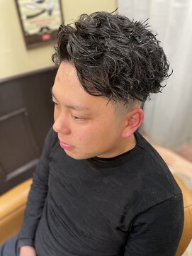 チョス(Chos) サーフカール×スキンフェード