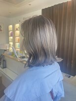 アージェガーデン(AGEE GARDEN) プラチナブロンド×外ハネボブ