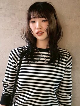 イル(iLe.) ブリーチ/ミディアムヘア/デザインカラー/フェイスフレーミング