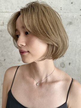 ハイトーンボブ 切りっぱなしボブ　レイヤーボブ