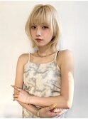 ブロンド　レイヤーボブ　金髪　ひし形　くびれ　ウルフ　