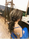 ローポニー風ハーフアップ