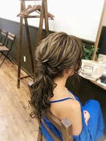 ローポニー風ハーフアップ