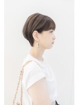 イーズ(e's)&nbsp;《e's中目黒/代官山美容室》耳かけ×大人ハンサムショートヘア