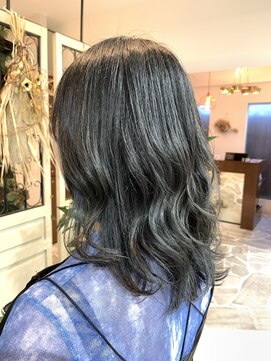 フラット 千葉(Flat.) レイヤーカット、ディープグレイカラー【千葉】