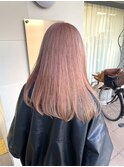 ピンクベージュ