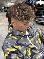 イーラ(era)&nbsp;スペインカールメッシュスパイラルパーマ前下がりマッシュ