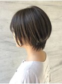 20代30代大人可愛い小顔ショートボブ前下がりショートハイライト