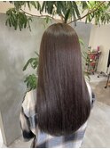 オリーブベージュ