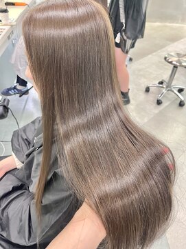 リリー(Lilley) ハッシュカット×赤みなしカラー×ブリーチなしカラー☆