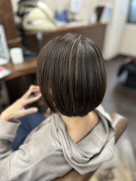 アート(art) ボブにも映える！白髪ぼかしハイライト