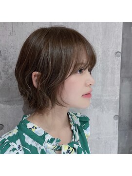 プラスイズム(PLUSISM) グレージュハイライト♪