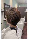 丸みのあるシルエットが綺麗なショートレイヤー