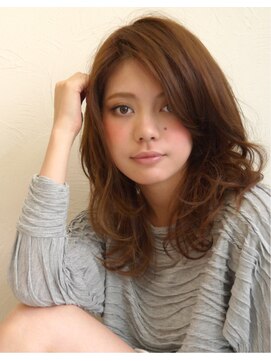 ミューズ(muze) ☆ 心地よく揺れるフリルカール ☆