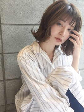 ロロネー 三国(Lolonois) 【Lolonois三国】　ナチュラル小顔ショートボブ