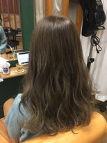 オロ(ORO)&nbsp;【ORO】ゆるふわモテベージュヘア　浅見