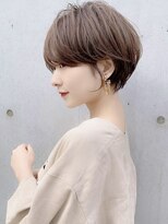 大人可愛い前髪ありひし形耳掛けショートボブ20代30代40代