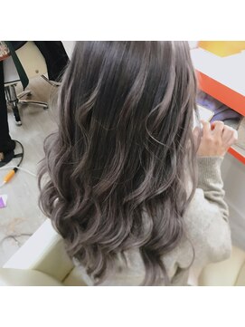 トリプルエイチフォーヘアー 国分店(HHH for hair) グレーアッシュ×シールエクステ