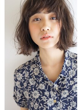 メク(meku) ほつれた束感のセミウェットボブ☆