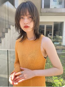 ヒュージ 三軒茶屋(huge) レイヤーミディアム_かきあげヘア_伸ばしかけ前髪_ベージュ