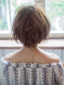 ロルド(Rold) 大人かっこいい外国人風小顔くびれショート20代30代40代