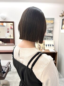 ルックアット(Look at) 【Look at】切りっぱなしボブオリーブベージュ