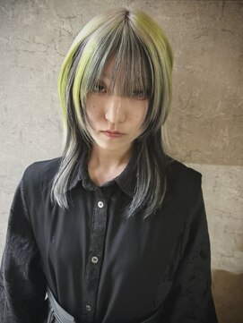 イル(iLe.) レイヤーカット/ウルフカット/ホワイトブロンド/外ハネボブ/美髪