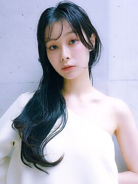 シア(sia) 韓国風くびれレイヤー髪質改善ブルーブラック小顔美髪20代30代