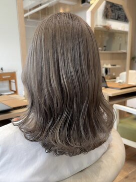 バイオレット ナゴヤ(Violet Nagoya) ブリーチカラー/ミルクティーベージュ/アッシュベージュ