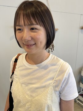 ニナル(Ninal) ぱつっとミニボブ × 自然な縮毛矯正