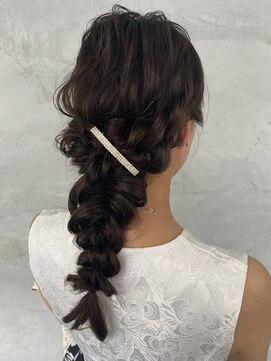 ナブラ(NABLA) パーティヘアセット 編みおろしアレンジ